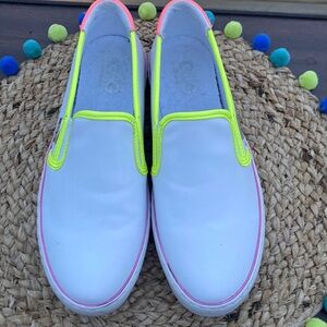 🍍GUESS SNEAKERS 🍍SIZE 8.5🍍H-2